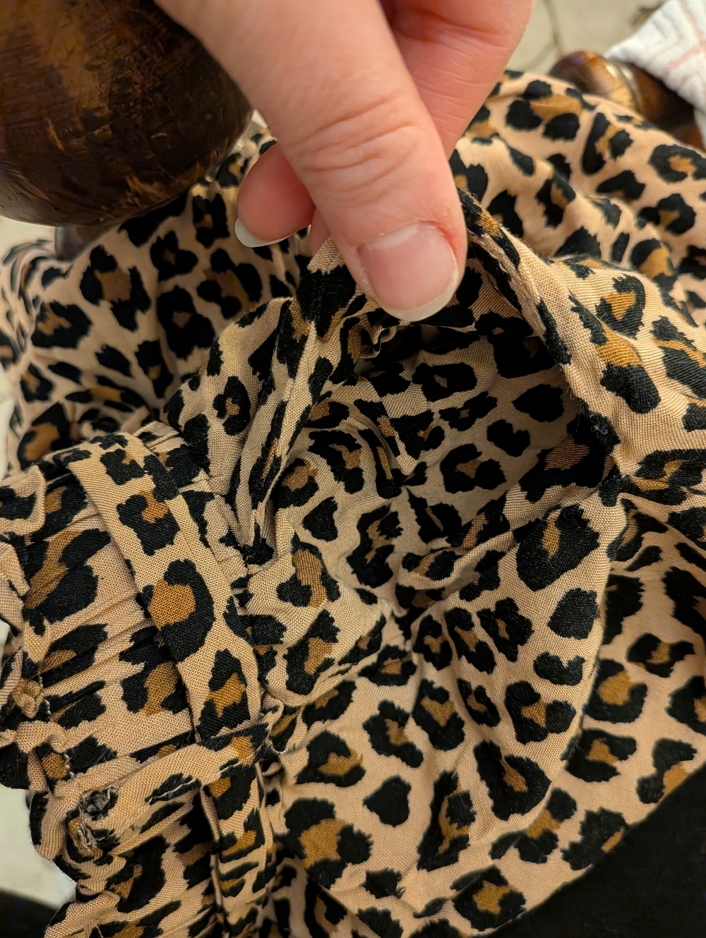 Leopard Print Wide Leg Pants With Bottom Slits And Pockets - Picture 11 of 12